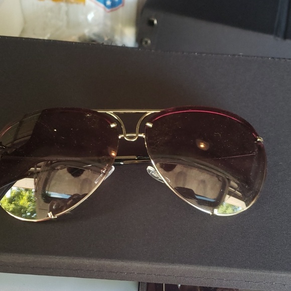 Oversized Luxury Mirrored Aviators - Picture 5 of 5